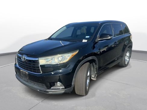 Used 2015 Toyota Highlander Limited FWD image 2