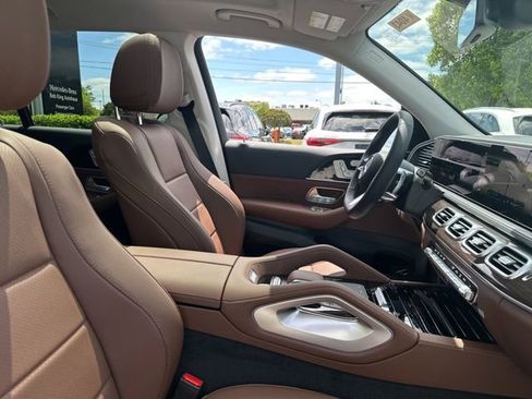 New 2026 Mercedes-Benz GLS 450 4MATIC image 40