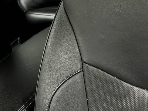 Used 2017 Chevrolet Volt Premier w/ Driver Confidence II Package FWD image 19
