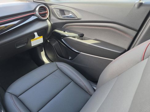 New 2026 Chevrolet Trax RS w/ Sunroof Package FWD image 18
