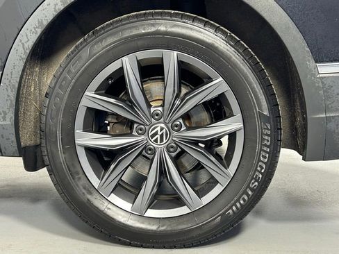 Used 2023 Volkswagen Tiguan SE w/ Panoramic Sunroof Package AWD/4WD image 36