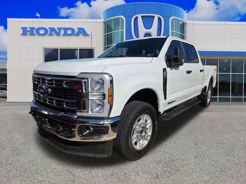 Used 2025 Ford F250 XLT w/ FX4 Off-Road Package image 5