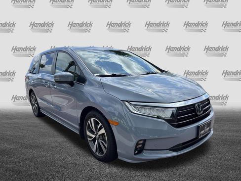 Used 2023 Honda Odyssey Touring image 2