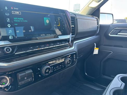 Used 2025 Chevrolet Silverado 1500 LT w/ Texas Edition Plus AWD/4WD image 19