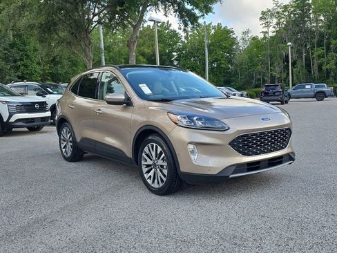 Used 2021 Ford Escape Titanium FWD image 2