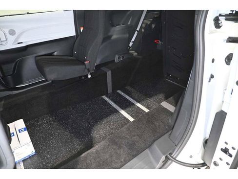 New 2025 Toyota Sienna LE FWD image 25