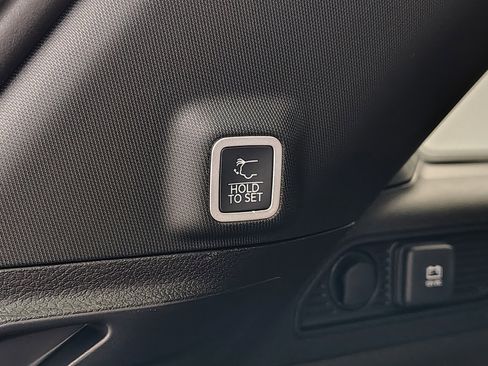 New 2025 Jeep Grand Cherokee Altitude image 14