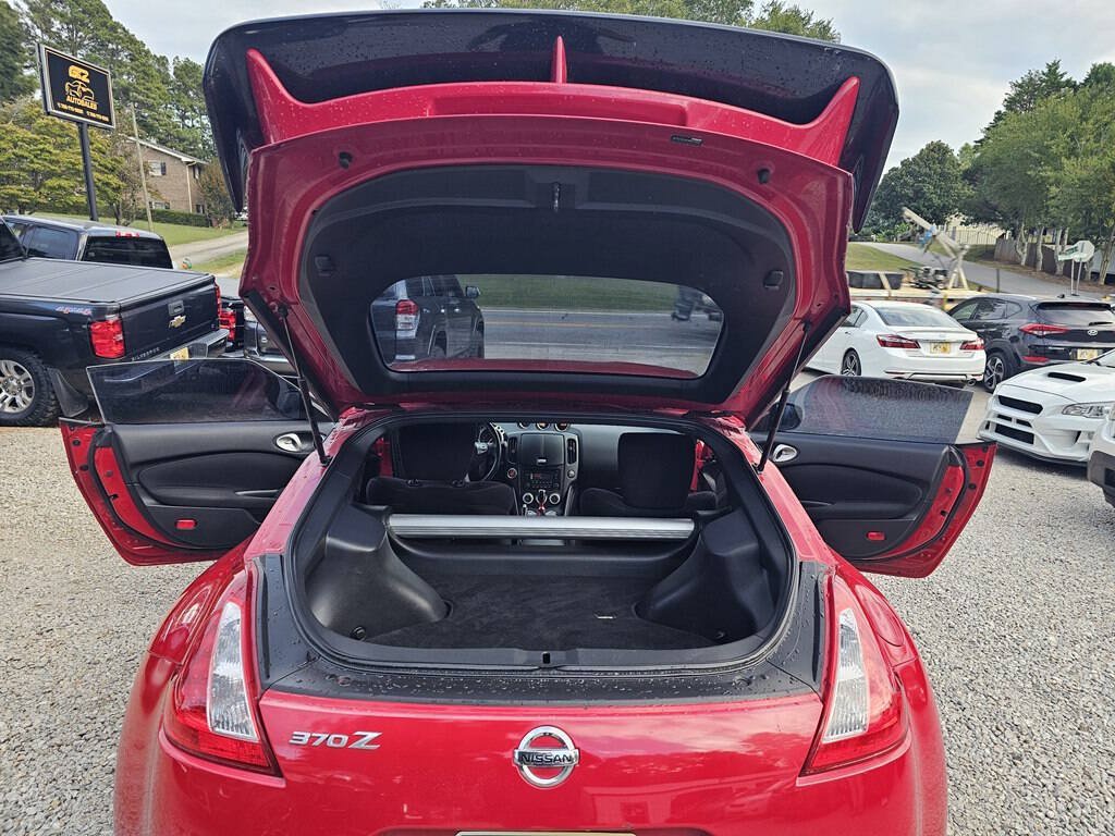 Used 2017 Nissan 370Z Coupe RWD image 20
