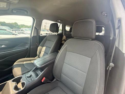 Used 2022 GMC Terrain SLE w/ Driver Convenience Package FWD image 14