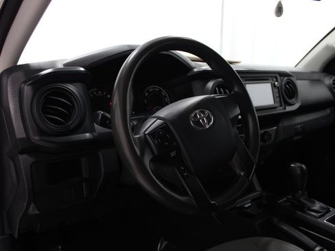 Used 2017 Toyota Tacoma SR RWD image 12