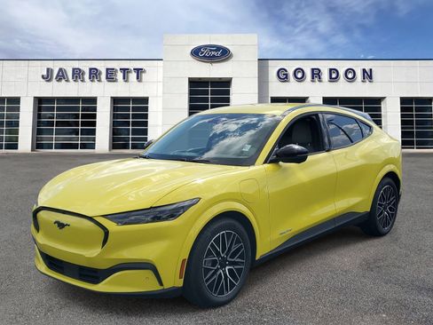 Certified 2025 Ford Mustang Mach-E Premium RWD image 2