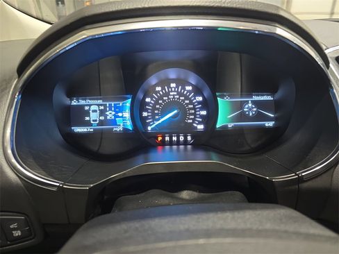 Used 2020 Ford Edge Titanium image 20