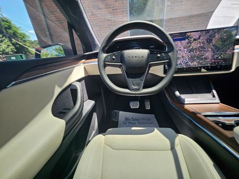 Used 2023 Tesla Model X AWD/4WD image 5