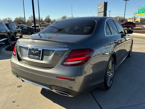 Used 2018 Mercedes-Benz E 400 4MATIC Sedan image 5