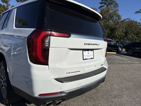Used 2025 GMC Yukon Denali image 12