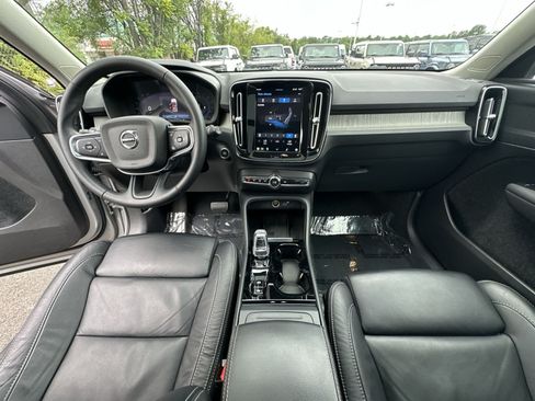 Used 2023 Volvo XC40 B5 Plus w/ Protection Package Premier AWD/4WD image 31