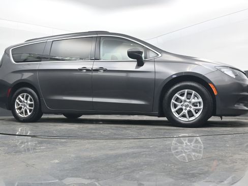 Used 2021 Chrysler Voyager Lxi image 26