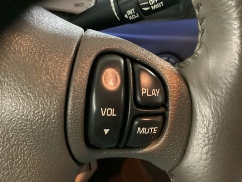 Used 2005 Pontiac Bonneville GXP FWD image 26