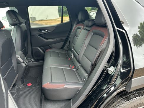 Used 2026 Chevrolet Equinox RS w/ Safety and Technology Package FWD image 10