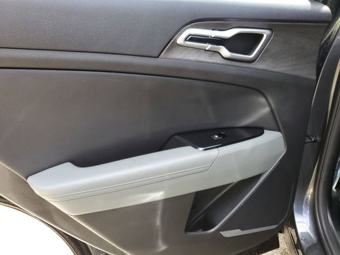 Used 2023 Kia Sportage X-Line w/ X-Line Premium Package image 16
