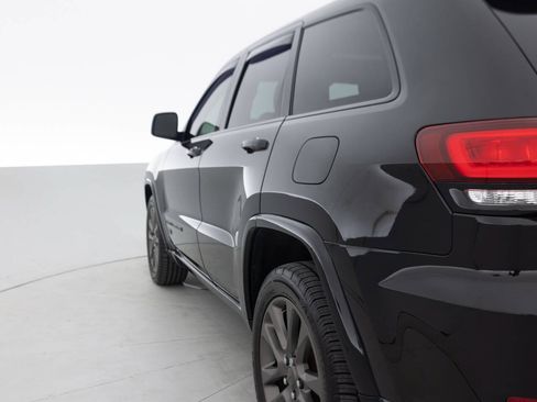 Used 2017 Jeep Grand Cherokee Limited 75th Anniversary AWD/4WD image 13