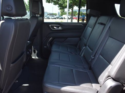 Used 2023 Chevrolet Suburban LT RWD image 15