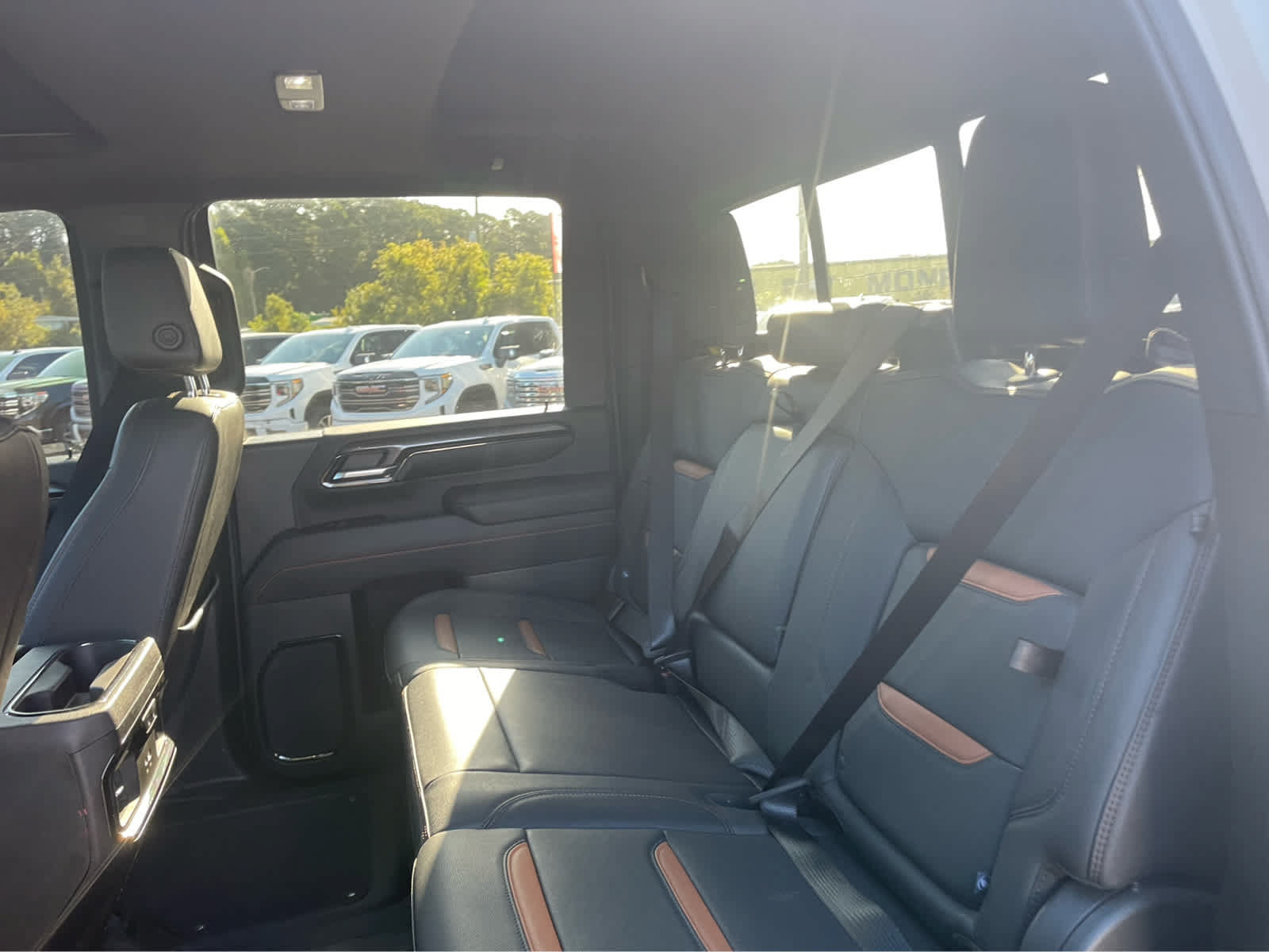 Used 2024 GMC Sierra 2500 AT4 w/ AT4 Premium Plus Package AWD/4WD image 21