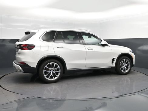 Certified 2026 BMW X5 xDrive40i w/ Climate Comfort Package AWD/4WD image 8