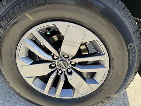 New 2025 Nissan Frontier SV w/ SV Convenience Package image 28