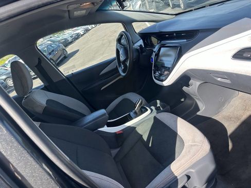 Used 2020 Chevrolet Bolt LT image 19