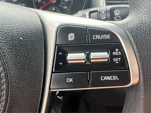 Used 2019 Kia Sorento LX image 32