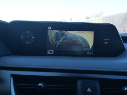 Used 2021 Lexus UX 200 w/ Accessory Package (Z2) image 16