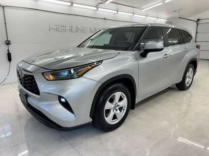 Used 2023 Toyota Highlander LE