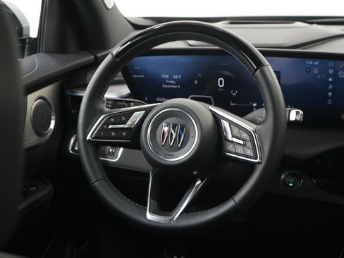 Used 2025 Buick Enclave Avenir w/ Super Cruise Package image 16