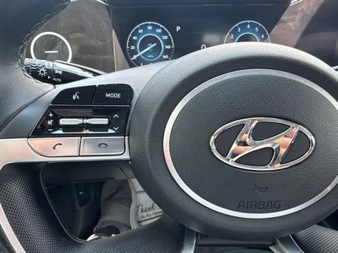 Used 2023 Hyundai Elantra SEL w/ Convenience Package FWD image 17