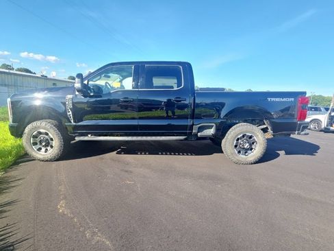 Used 2024 Ford F250 Lariat w/ Tremor Off-Road Package AWD/4WD image 2
