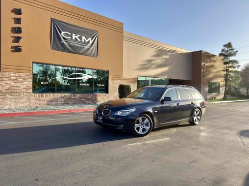Used 2008 BMW 535xi Wagon w/ Premium Pkg image 2