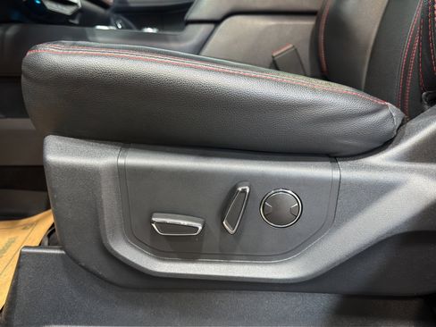 Used 2023 Ford Expedition Limited AWD/4WD image 16