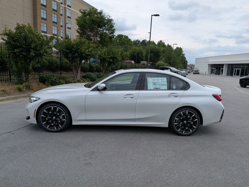 New 2026 BMW 330i Sedan w/ M Sport Package RWD image 6