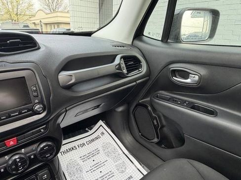 Used 2017 Jeep Renegade Altitude image 21