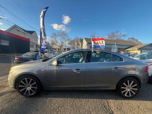 Used 2017 Volvo S60 T5 Inscription w/ Convenience Package image 6