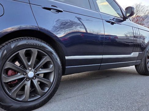 Used 2017 Land Rover Range Rover HSE image 16