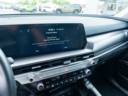 Used 2025 Kia Telluride S FWD image 18
