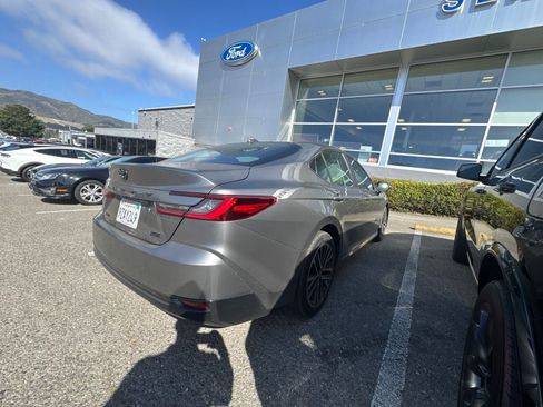 Used 2026 Toyota Camry XLE FWD image 7