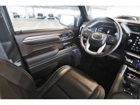 Used 2024 GMC Sierra 1500 Denali AWD/4WD image 12
