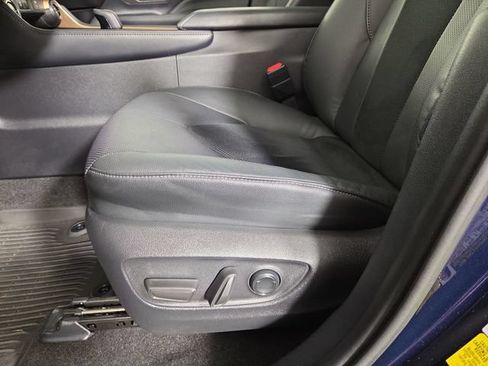 Used 2025 Toyota Grand Highlander AWD Hybrid image 32