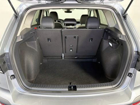 Used 2025 Volkswagen Taos SE FWD image 29