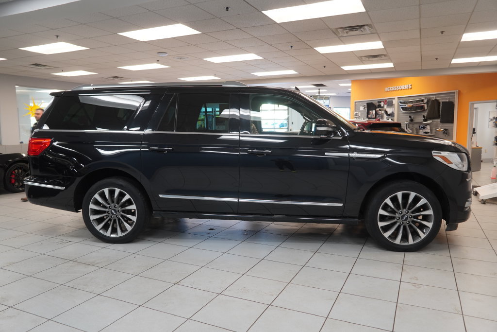 Used 2020 Lincoln Navigator L Reserve AWD/4WD image 17