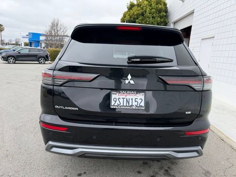 Used 2025 Mitsubishi Outlander SE FWD image 5