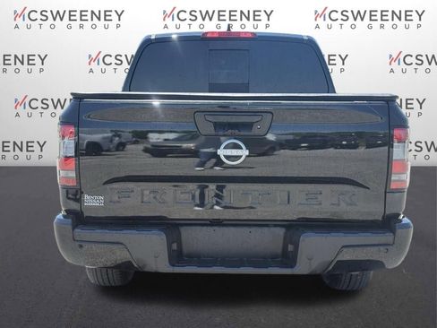 Used 2025 Nissan Frontier SV image 4